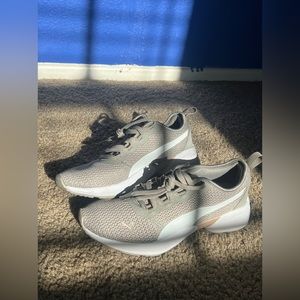 Puma athletic track shoes - army/light green